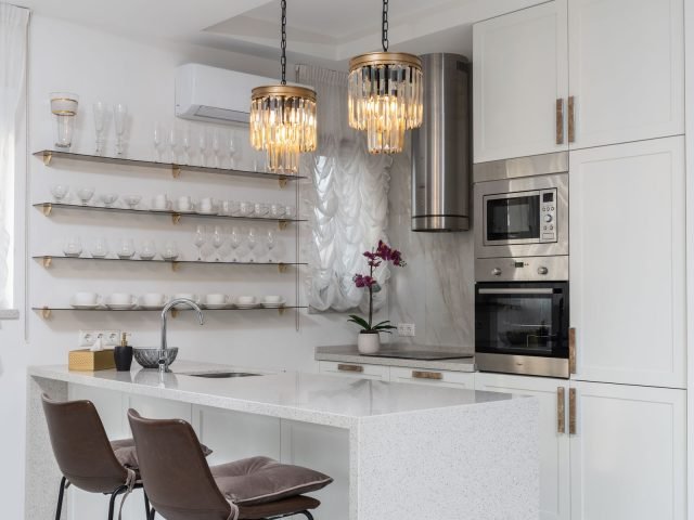 Kitchen with Calacatta quartz countertop
